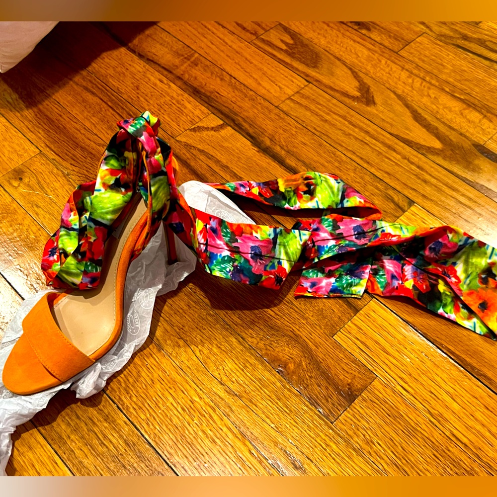 Tie-up heel sandals size 6.5